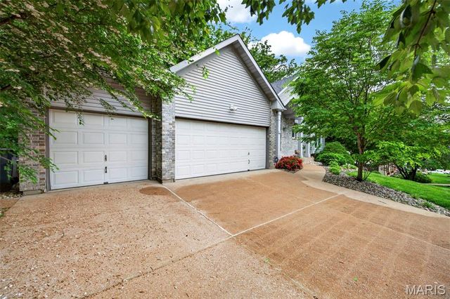 5127 Quail Creek Estates Court, St Louis, MO 63128