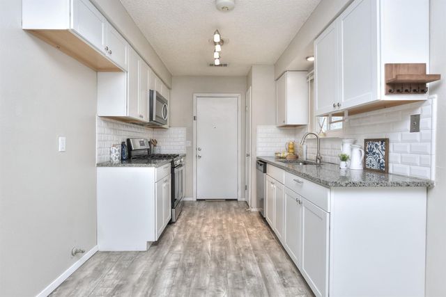 900 Cactus DR, Round Rock, TX 78681