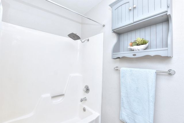 900 Cactus DR, Round Rock, TX 78681