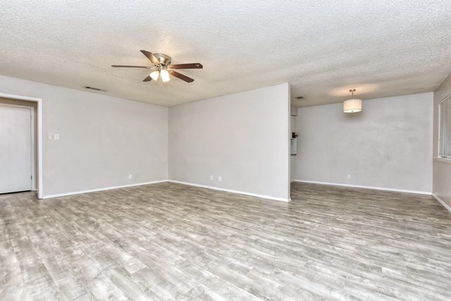 900 Cactus DR, Round Rock, TX 78681