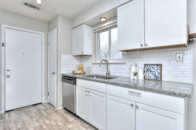 900 Cactus DR, Round Rock, TX 78681