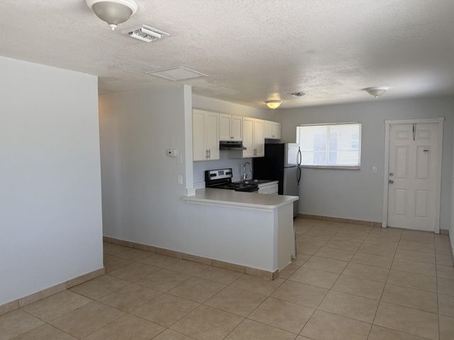 2820 Avenue S 12, Riviera Beach, FL 33404