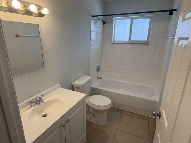 2820 Avenue S 12, Riviera Beach, FL 33404