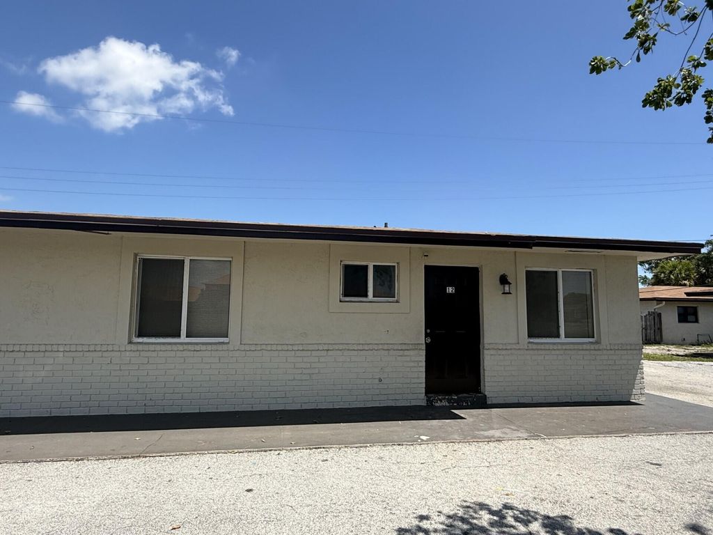 2820 Avenue S 12, Riviera Beach, FL 33404