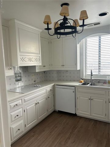 7505 River Rd Apt 17A, Newport News, VA 23607