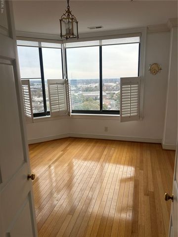 7505 River Rd Apt 17A, Newport News, VA 23607