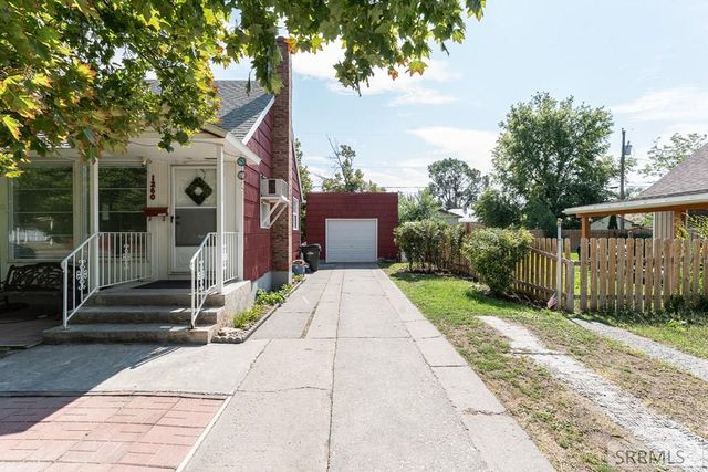 1260 S Shilling Avenue, Blackfoot, ID 83221