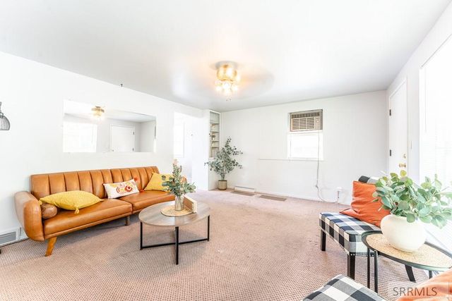 1260 S Shilling Avenue, Blackfoot, ID 83221