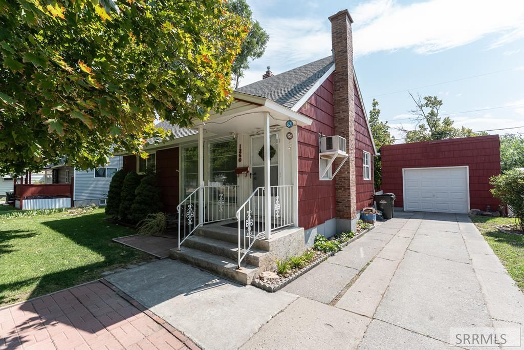 1260 S Shilling Avenue, Blackfoot, ID 83221