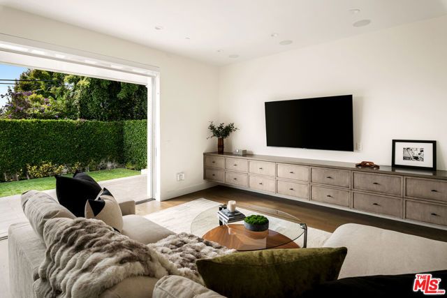 2053 Kerwood Avenue, Los Angeles, CA 90025