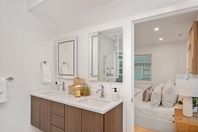 65 Francis A, Brookline, MA 02446