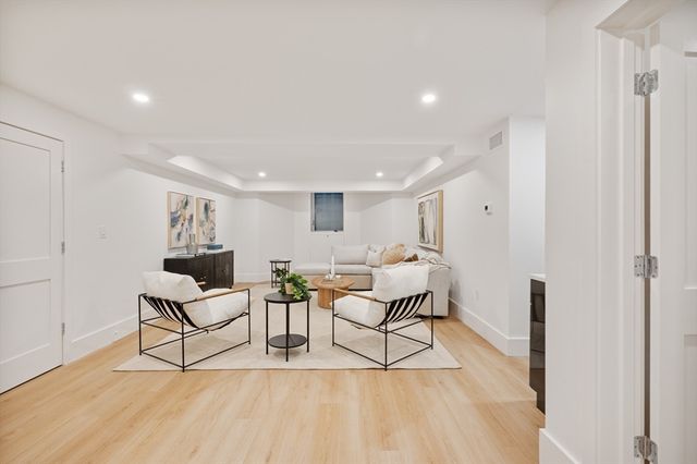 65 Francis A, Brookline, MA 02446