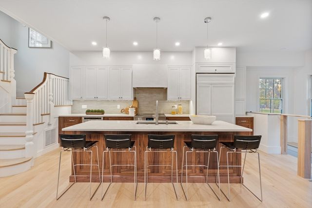 65 Francis A, Brookline, MA 02446