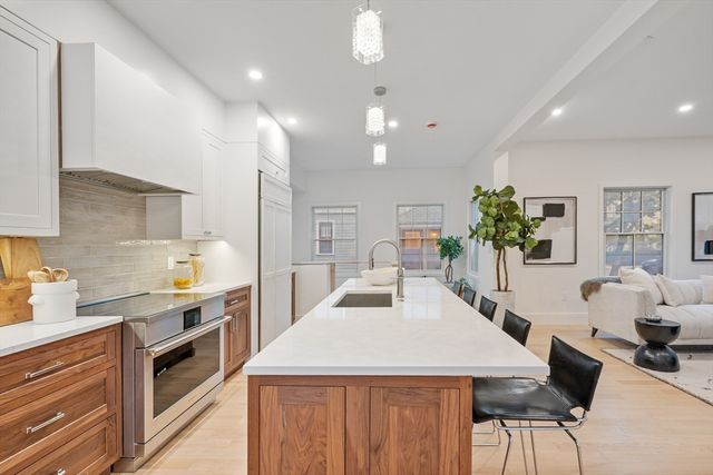 65 Francis A, Brookline, MA 02446