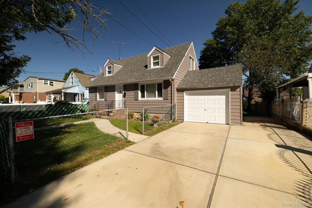 413 Greengrove Avenue, Uniondale, NY 11553 — photo 4