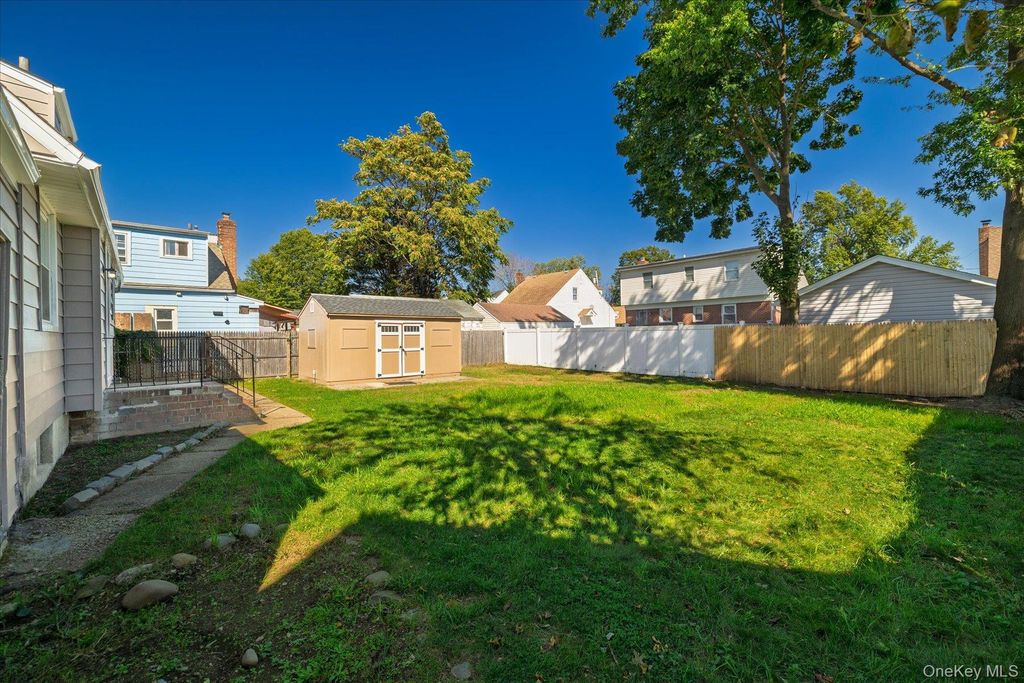 413 Greengrove Avenue, Uniondale, NY 11553 — photo 5