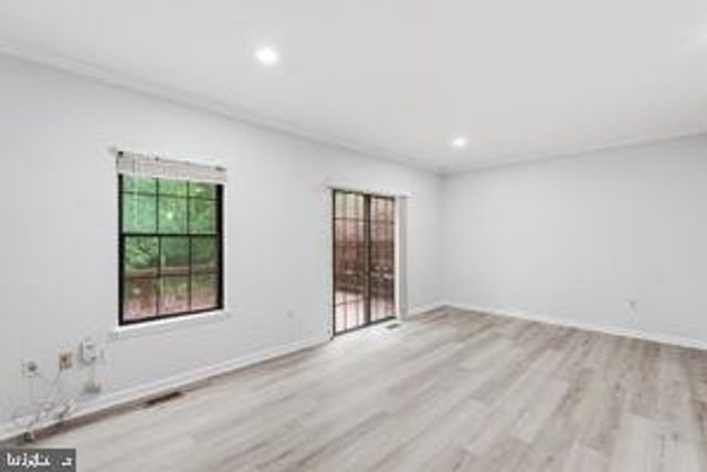 3977 BURNING BUSH CT, Fairfax, VA 22033