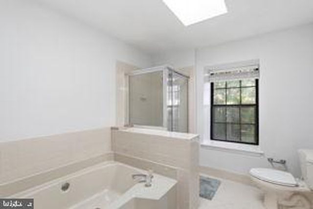 3977 BURNING BUSH CT, Fairfax, VA 22033