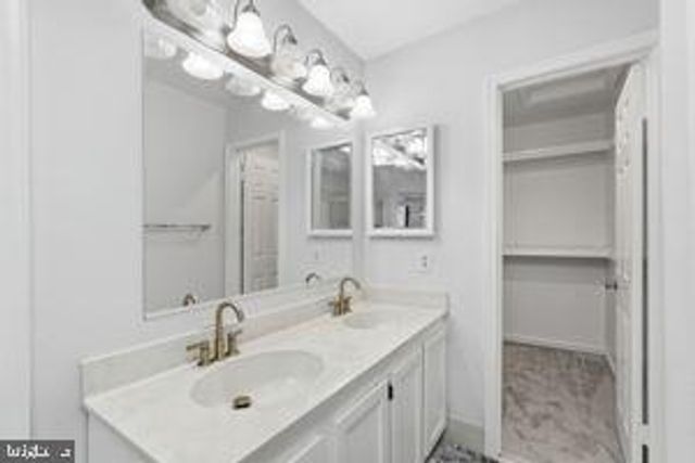 3977 BURNING BUSH CT, Fairfax, VA 22033