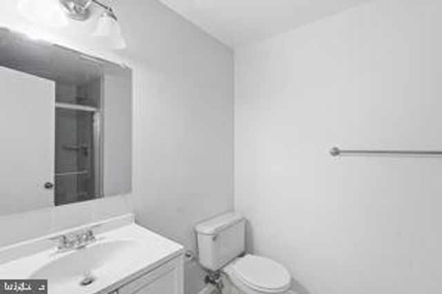 3977 BURNING BUSH CT, Fairfax, VA 22033