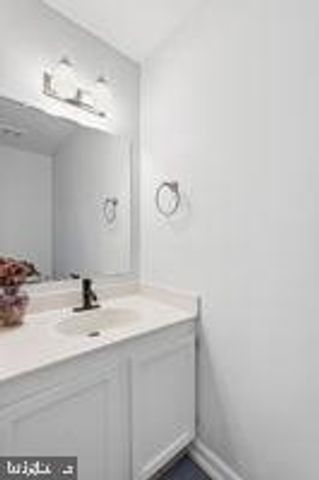 3977 BURNING BUSH CT, Fairfax, VA 22033