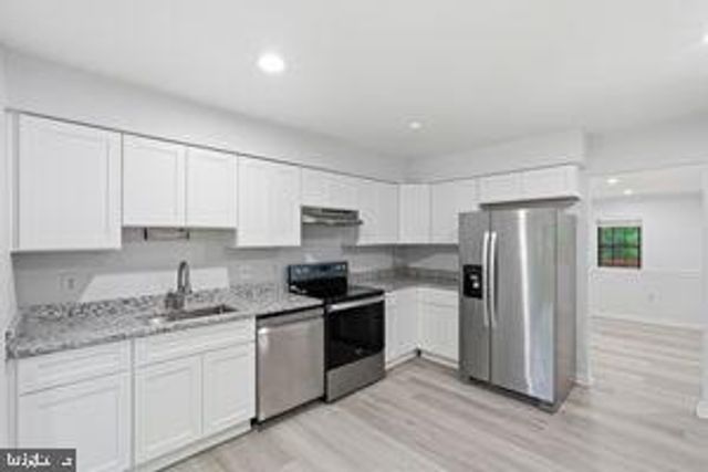 3977 BURNING BUSH CT, Fairfax, VA 22033