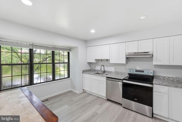 3977 BURNING BUSH CT, Fairfax, VA 22033