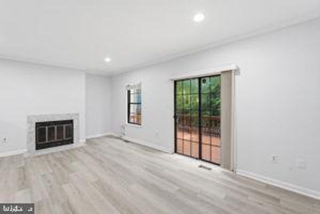 3977 BURNING BUSH CT, Fairfax, VA 22033