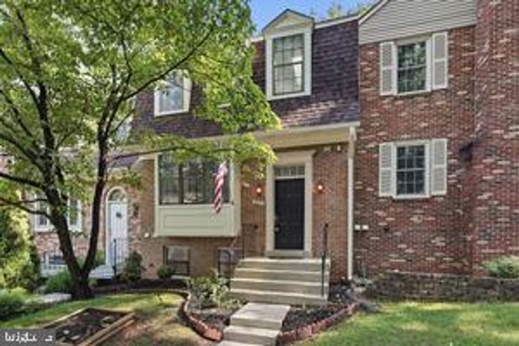 3977 BURNING BUSH CT, Fairfax, VA 22033