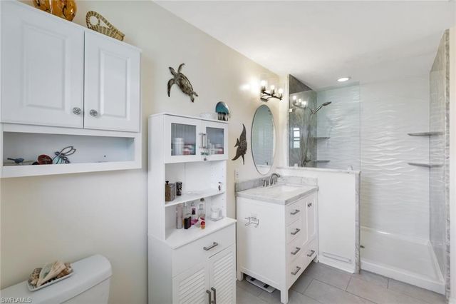 2004 SE 8th AVE, Cape Coral, FL 33990