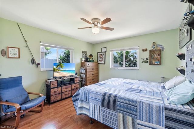 2004 SE 8th AVE, Cape Coral, FL 33990