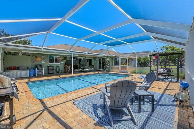 2004 SE 8th AVE, Cape Coral, FL 33990