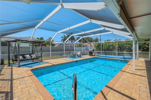 2004 SE 8th AVE, Cape Coral, FL 33990