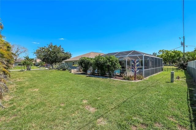 2004 SE 8th AVE, Cape Coral, FL 33990