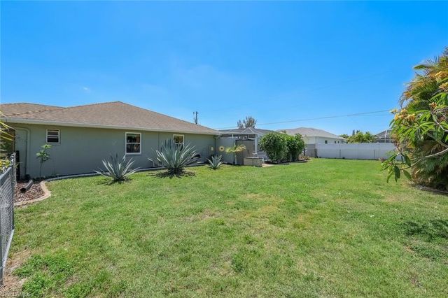 2004 SE 8th AVE, Cape Coral, FL 33990