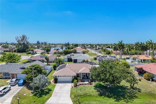 2004 SE 8th AVE, Cape Coral, FL 33990