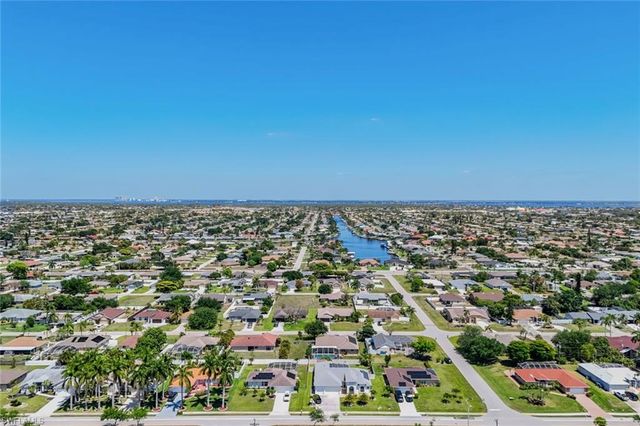 2004 SE 8th AVE, Cape Coral, FL 33990