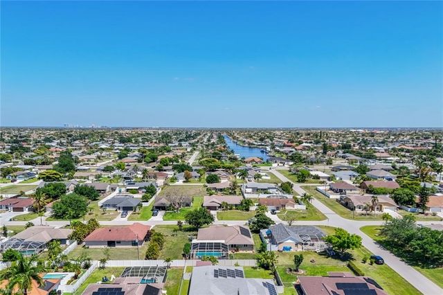 2004 SE 8th AVE, Cape Coral, FL 33990