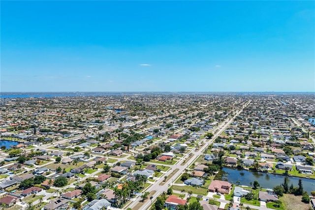 2004 SE 8th AVE, Cape Coral, FL 33990