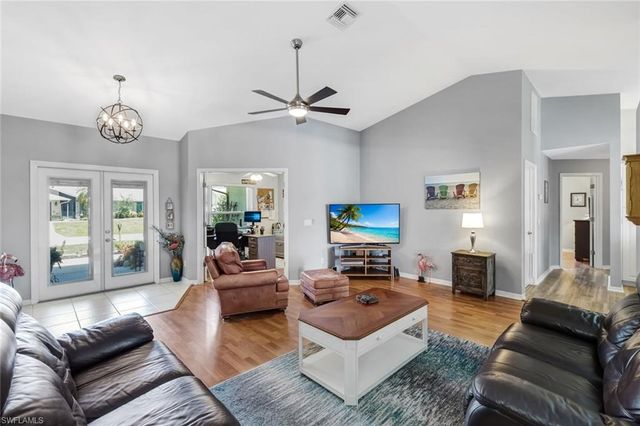 2004 SE 8th AVE, Cape Coral, FL 33990