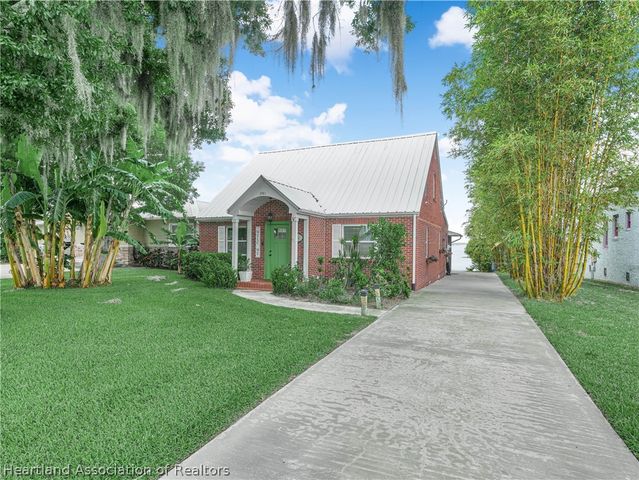 1961 Lakeview Drive, Sebring, FL 33870