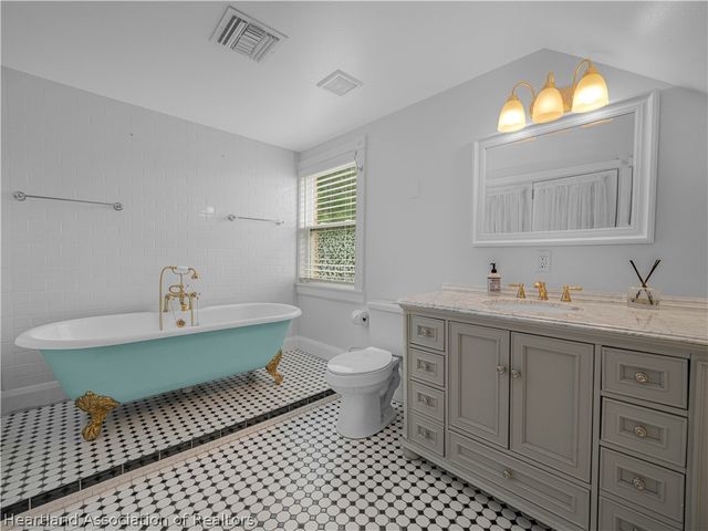 1961 Lakeview Drive, Sebring, FL 33870
