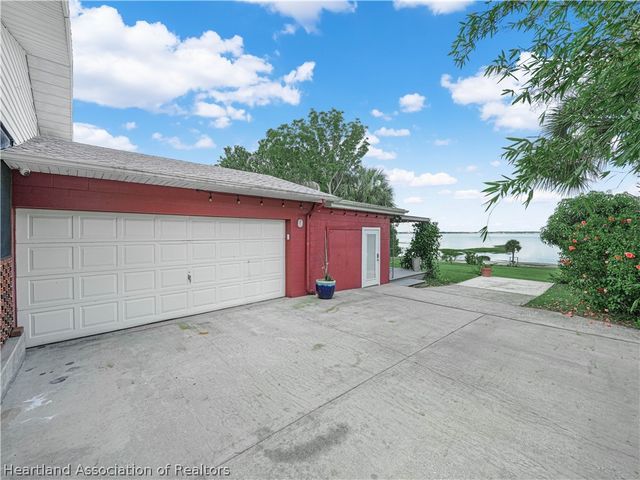 1961 Lakeview Drive, Sebring, FL 33870