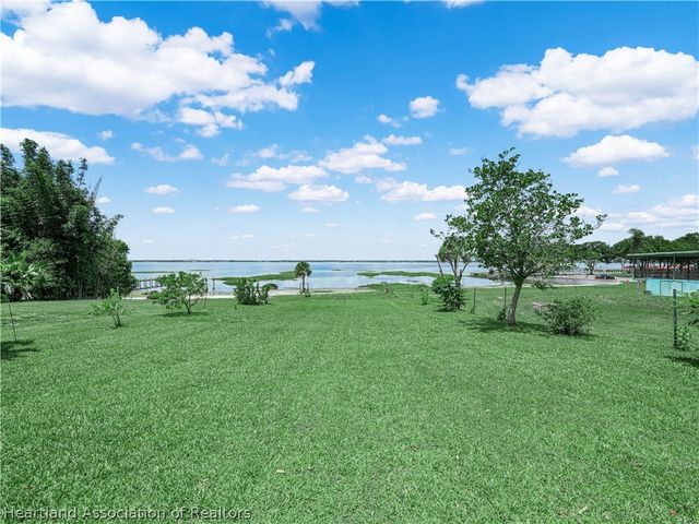 1961 Lakeview Drive, Sebring, FL 33870