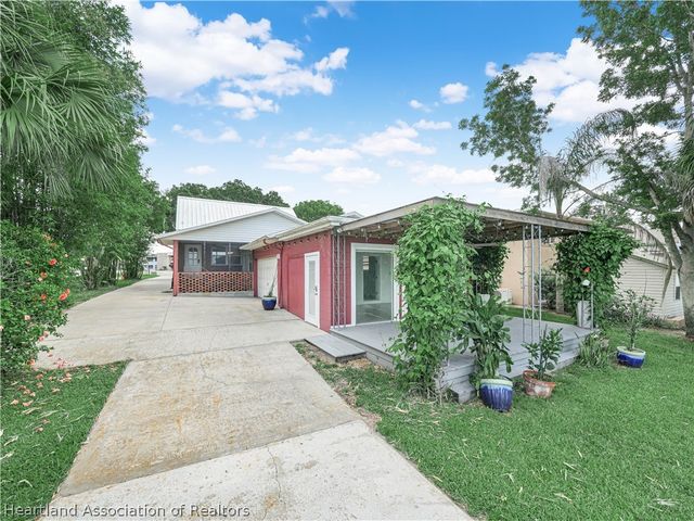 1961 Lakeview Drive, Sebring, FL 33870
