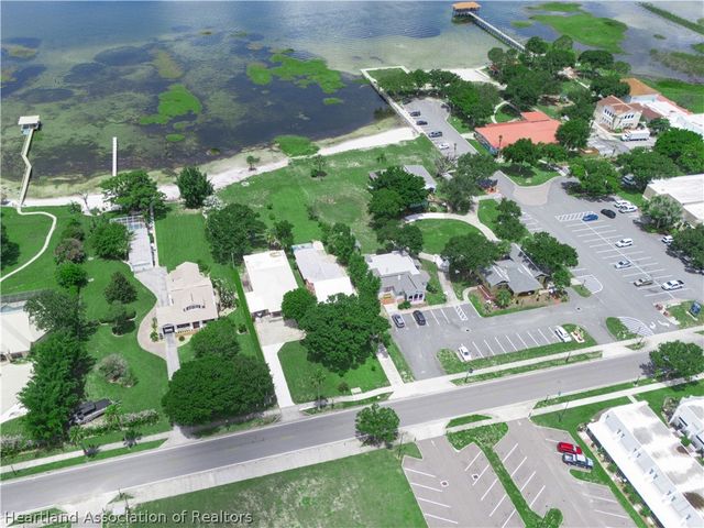 1961 Lakeview Drive, Sebring, FL 33870