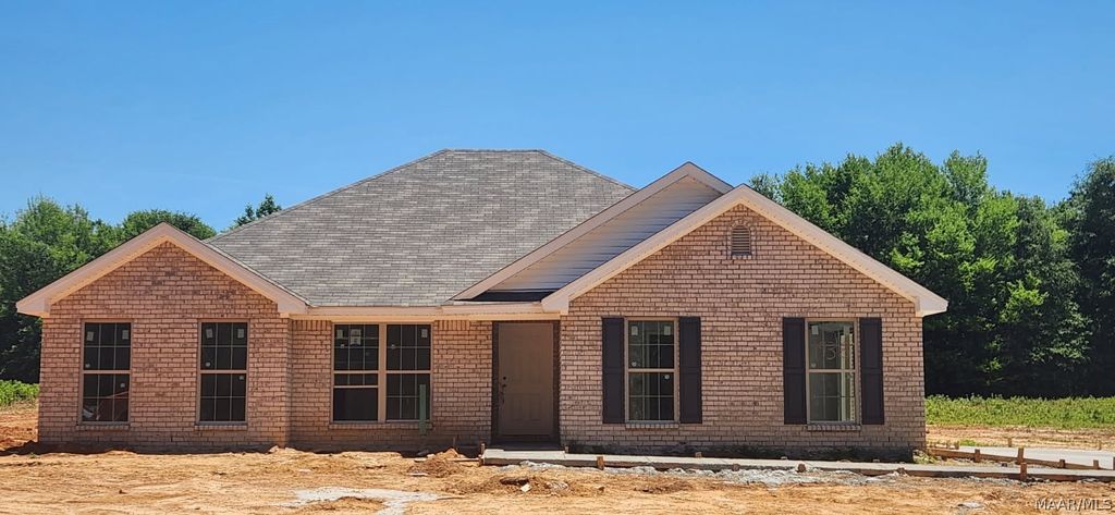 1938 alpine Drive, Deatsville, AL 36022