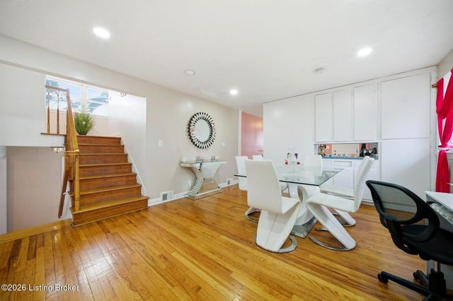 5135 Maryview Dr, Louisville, KY 40216