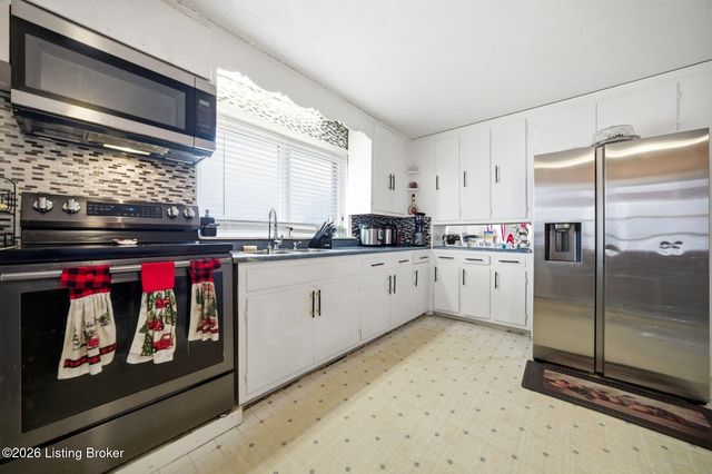 5135 Maryview Dr, Louisville, KY 40216