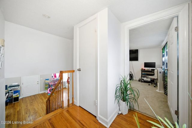 5135 Maryview Dr, Louisville, KY 40216